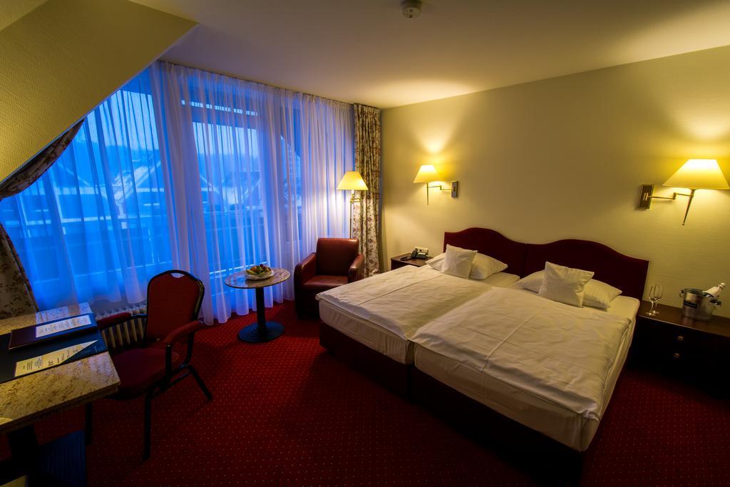 Sachsenwald Hotel Reinbek Εξωτερικό φωτογραφία