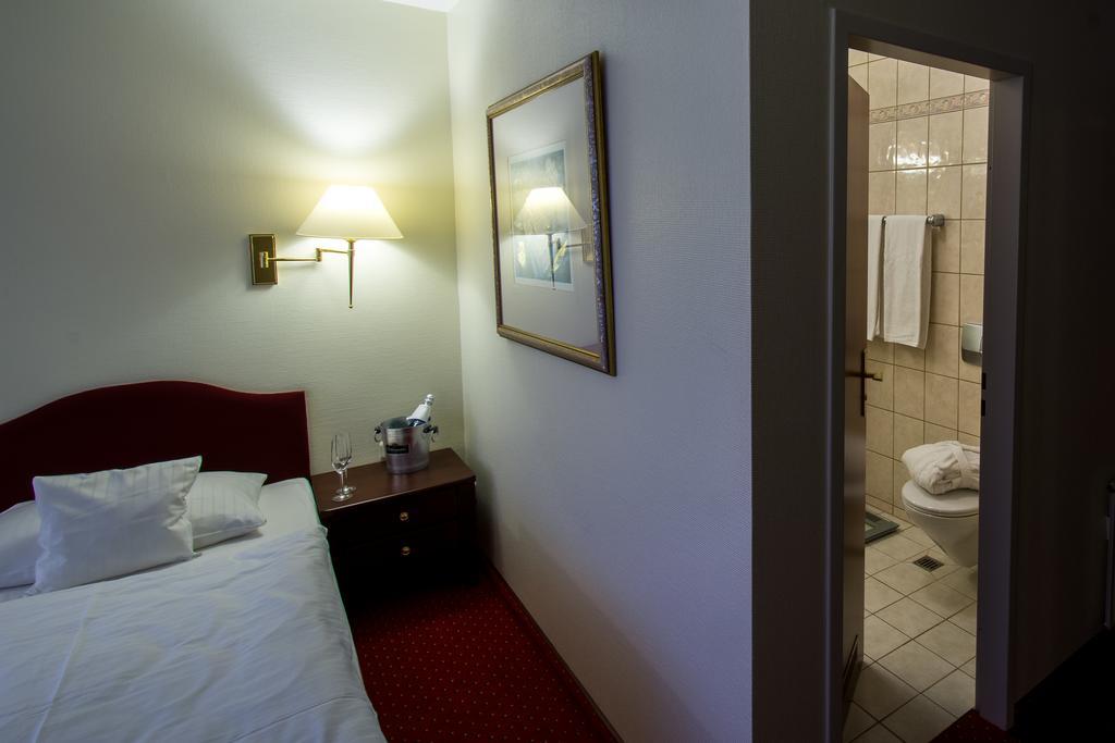 Sachsenwald Hotel Reinbek Εξωτερικό φωτογραφία