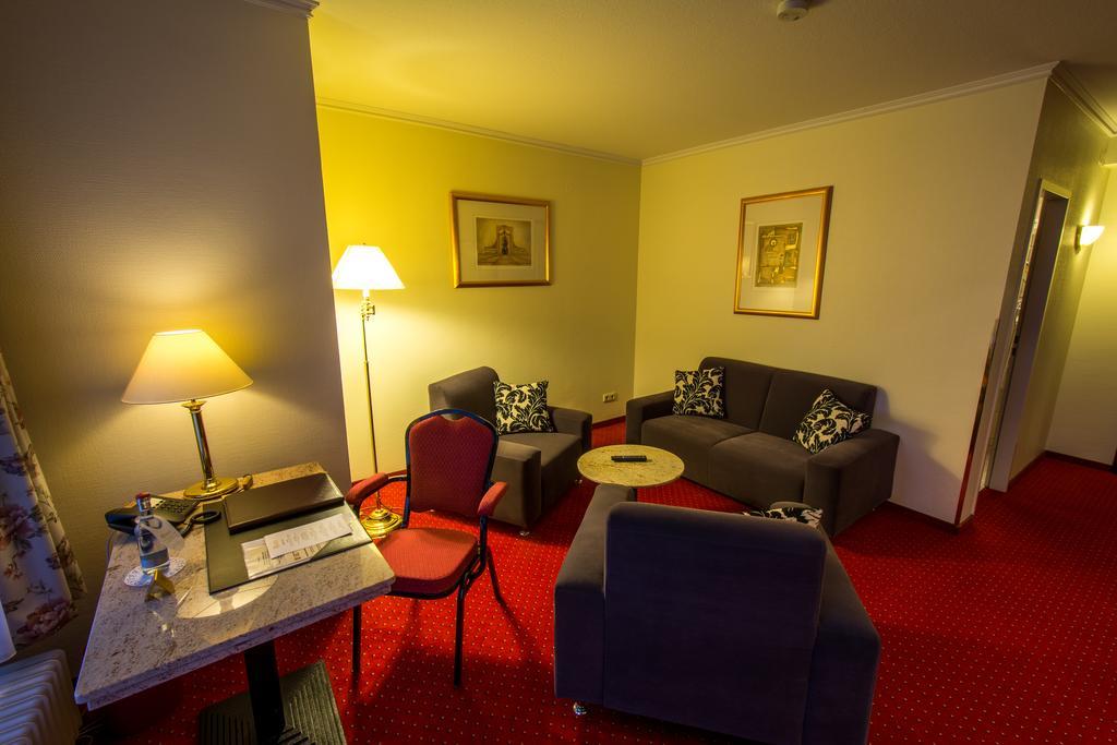 Sachsenwald Hotel Reinbek Εξωτερικό φωτογραφία