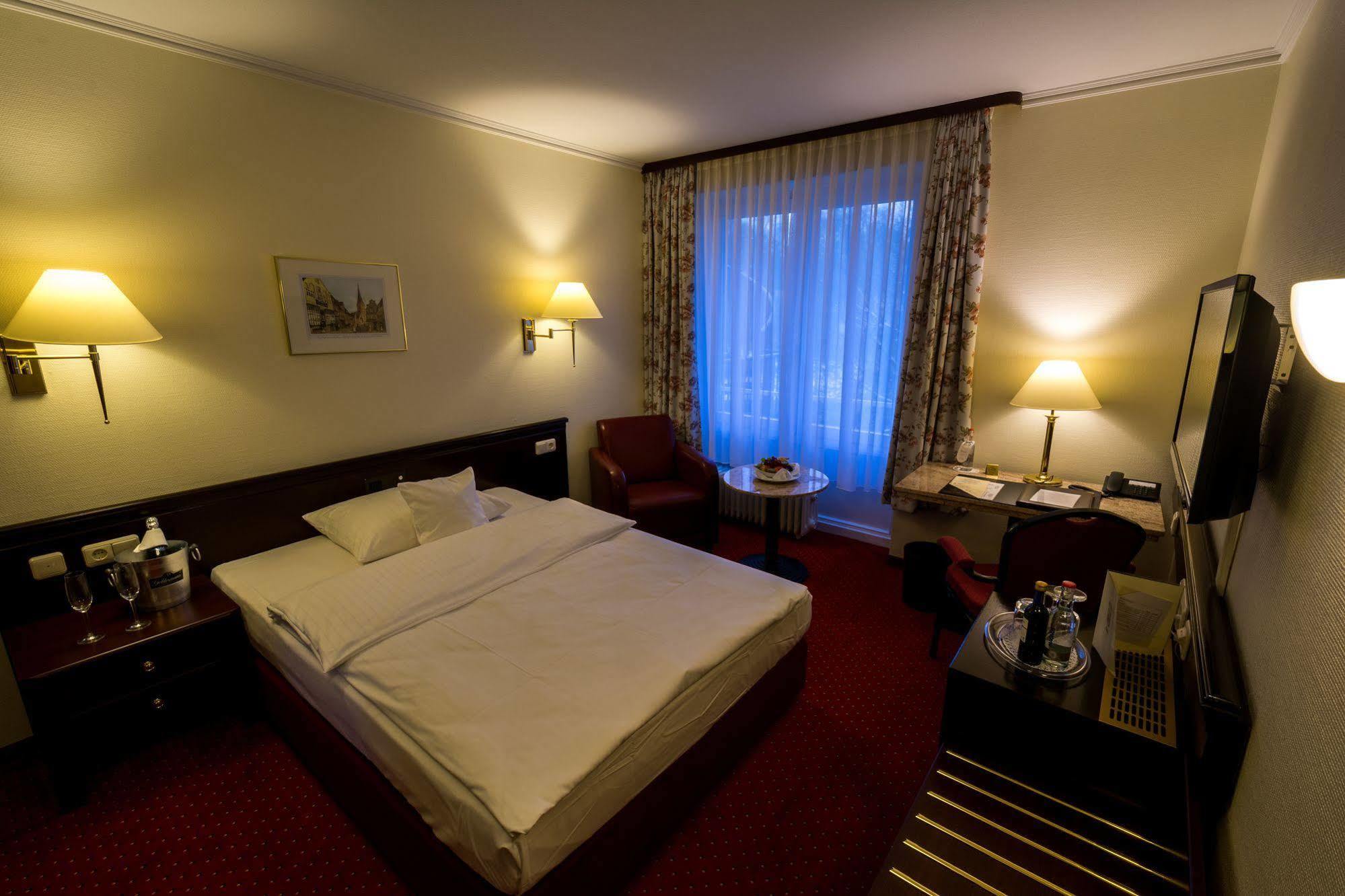 Sachsenwald Hotel Reinbek Εξωτερικό φωτογραφία