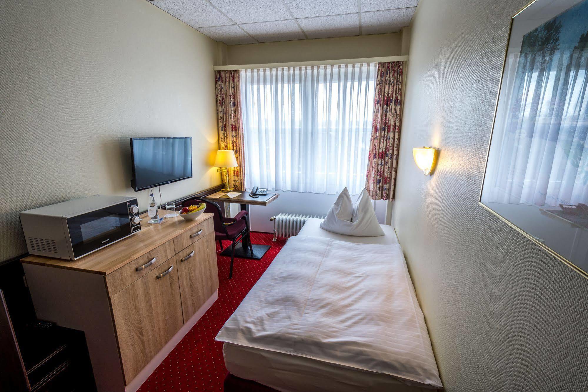 Sachsenwald Hotel Reinbek Εξωτερικό φωτογραφία